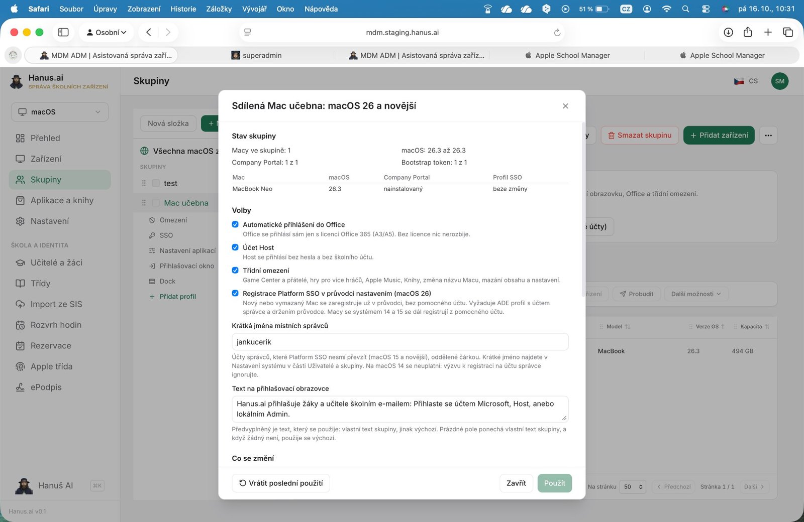 Dialóg Zdieľaná Mac učebňa: macOS 26 a novší v Skupinách, so stavom skupiny, voľbami a tlačidlami Použiť a Vrátiť posledné použitie (snímka z českej verzie konzoly)